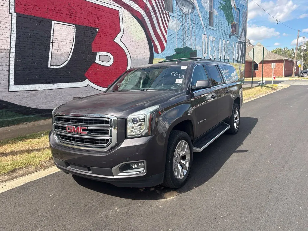 GMC Yukon XL photo 2