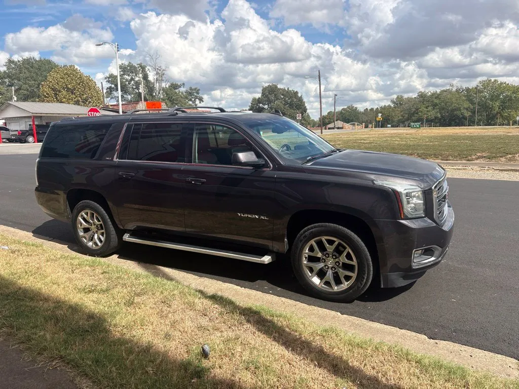 GMC Yukon XL photo 7