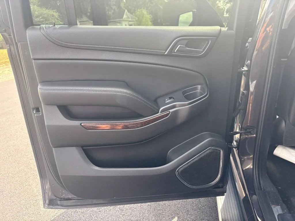 GMC Yukon XL photo 18