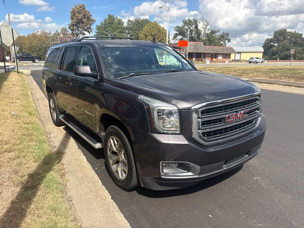 GMC Yukon XL photo 8