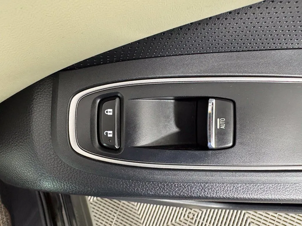 Subaru Ascent photo 38