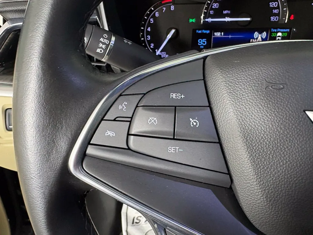 Cadillac XT5 photo 18