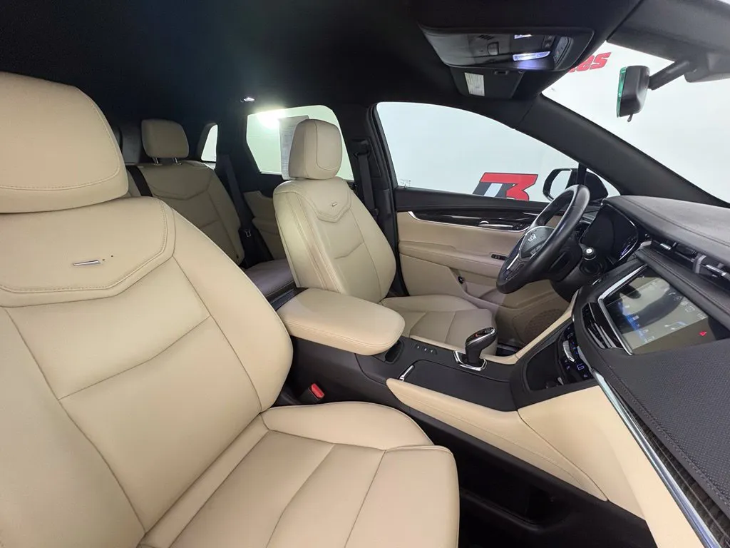 Cadillac XT5 photo 31