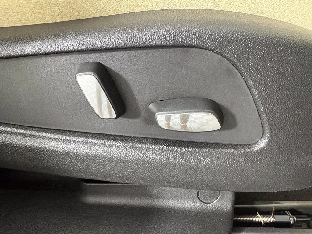Cadillac XT5 photo 32