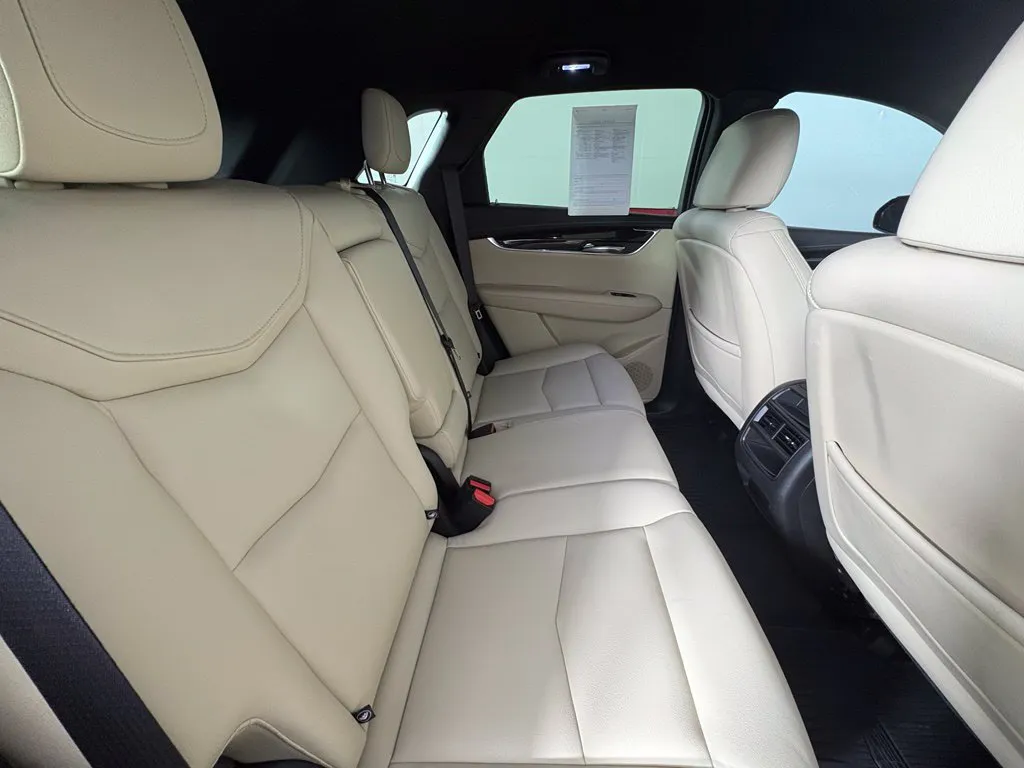 Cadillac XT5 photo 41