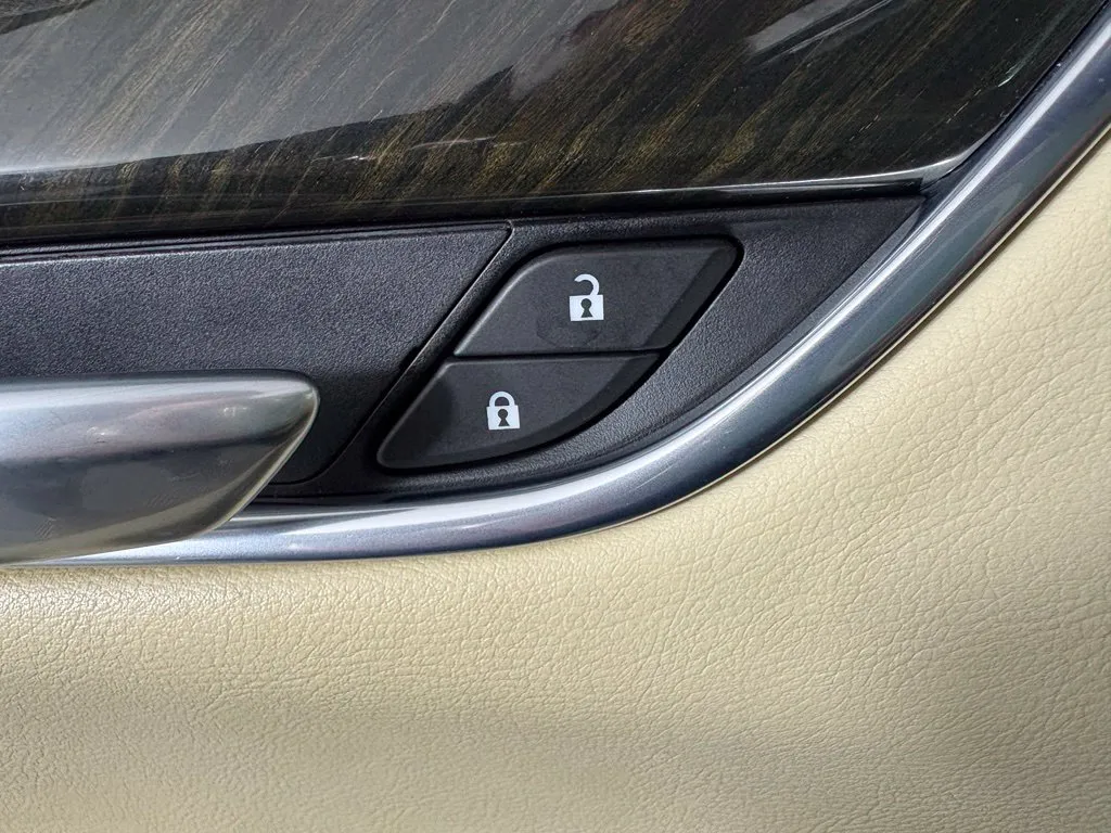 Cadillac XT5 photo 13