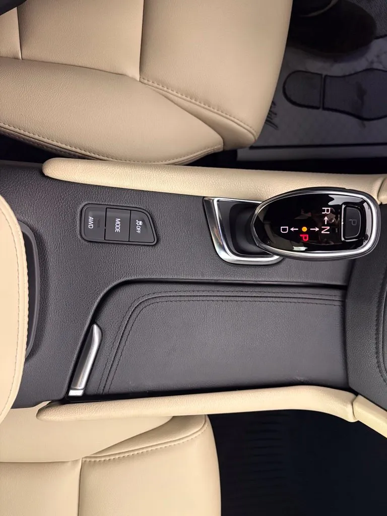 Cadillac XT5 photo 25