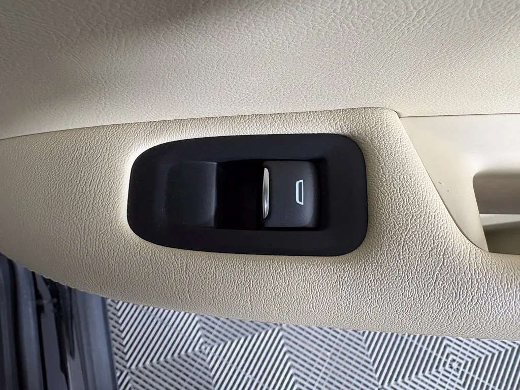 Cadillac XT5 photo 43