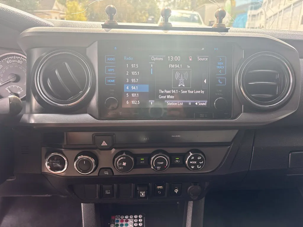 Toyota Tacoma photo 15