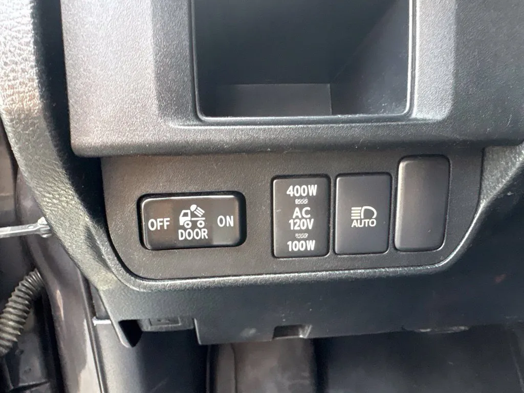 Toyota Tacoma photo 12