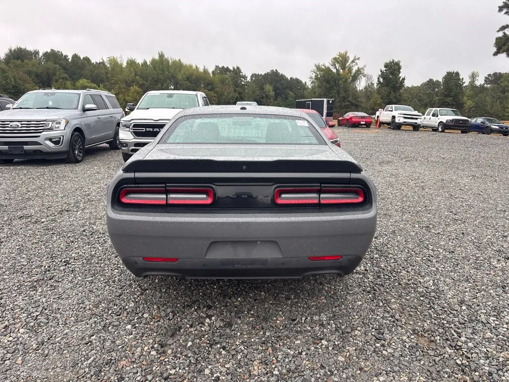 Dodge Challenger photo 5