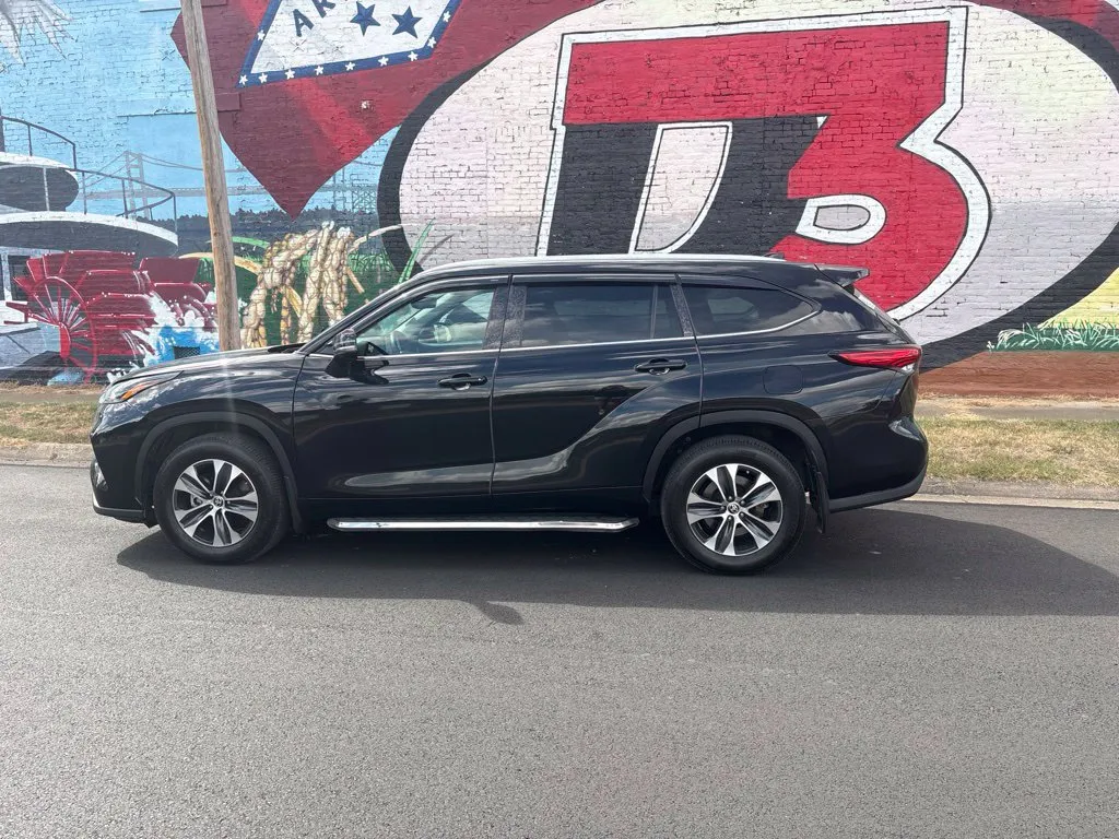 Toyota Highlander photo 3