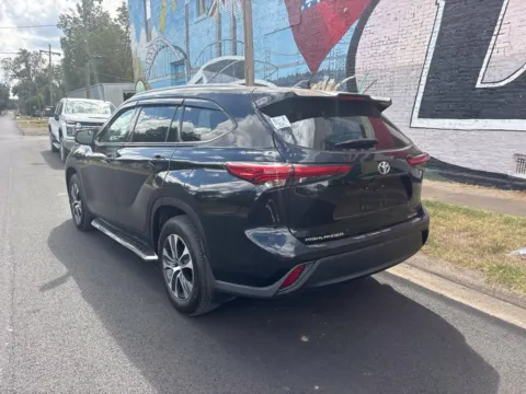 More photos of 2022 Toyota Highlander XLE at D3 Auto Sales - Des Arc, AR, AR