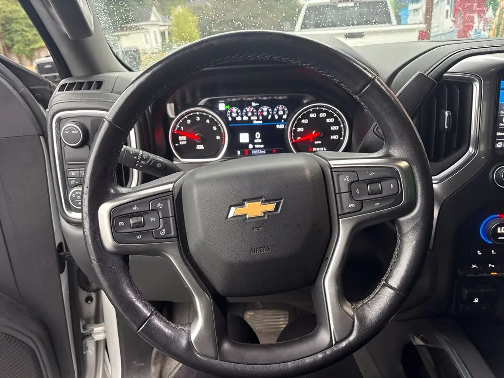 Chevrolet Silverado photo 13