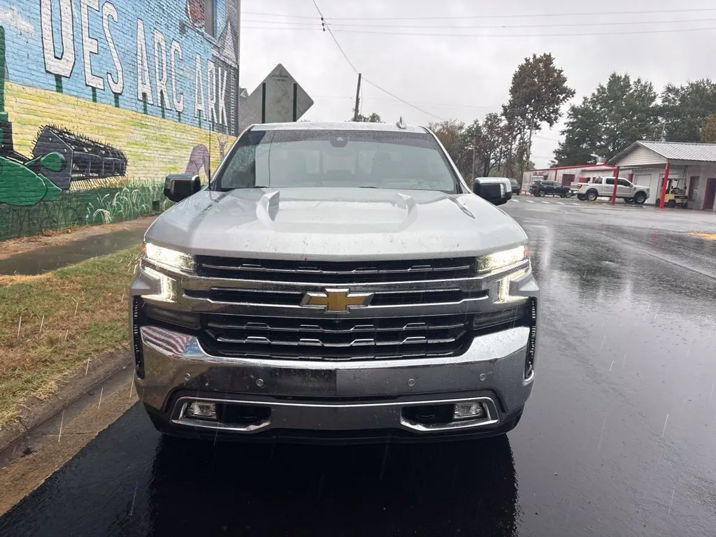 Chevrolet Silverado photo 9