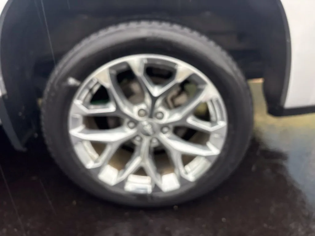 Chevrolet Silverado photo 20