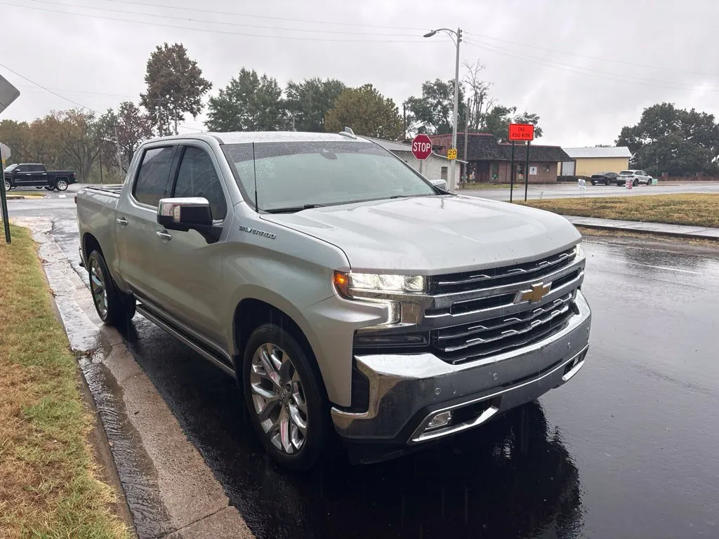 Chevrolet Silverado photo 8