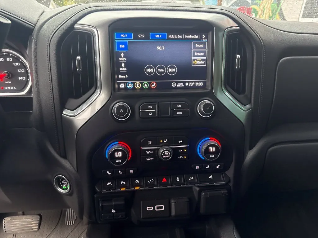 Chevrolet Silverado photo 15