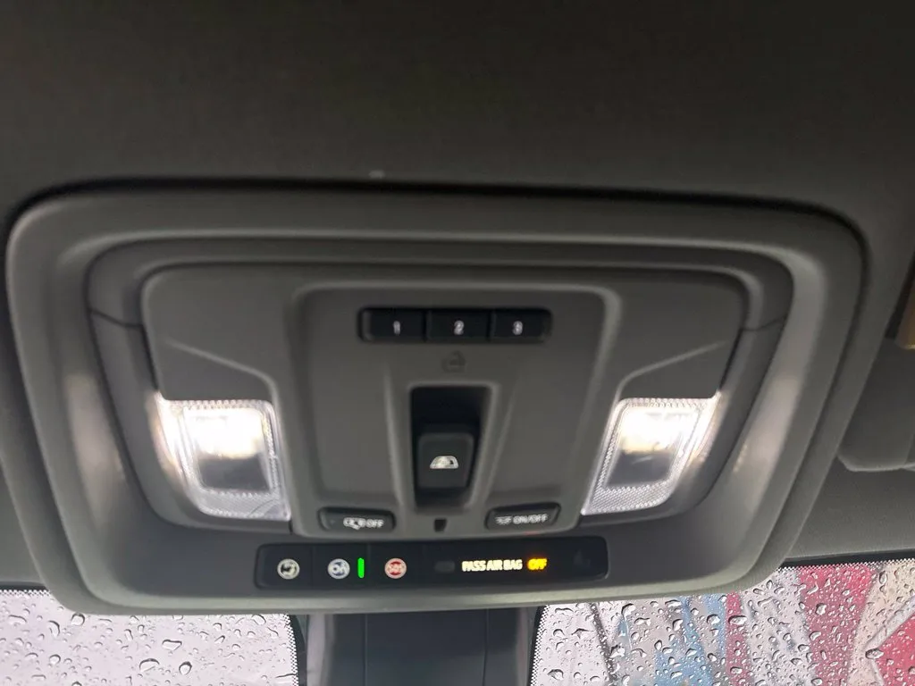 Chevrolet Silverado photo 16