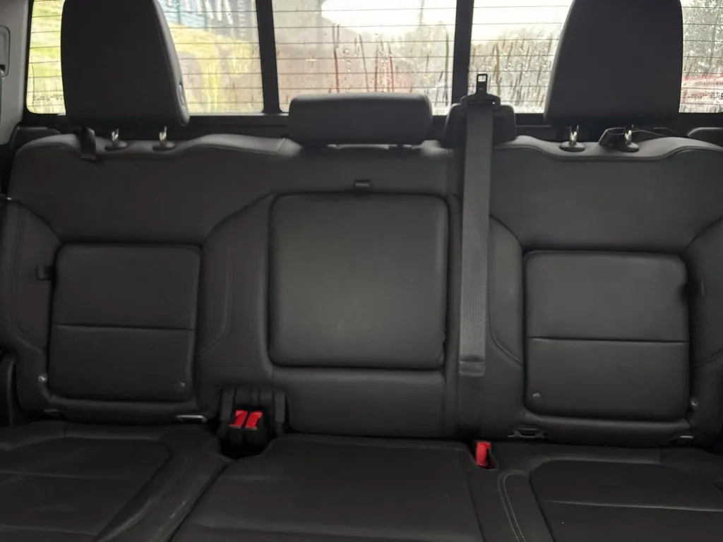 Chevrolet Silverado photo 17