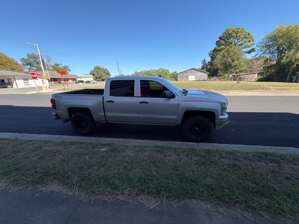 Chevrolet Silverado photo 6