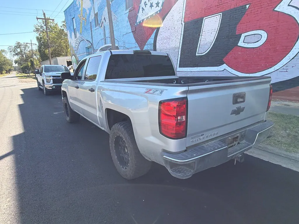 Chevrolet Silverado photo 9