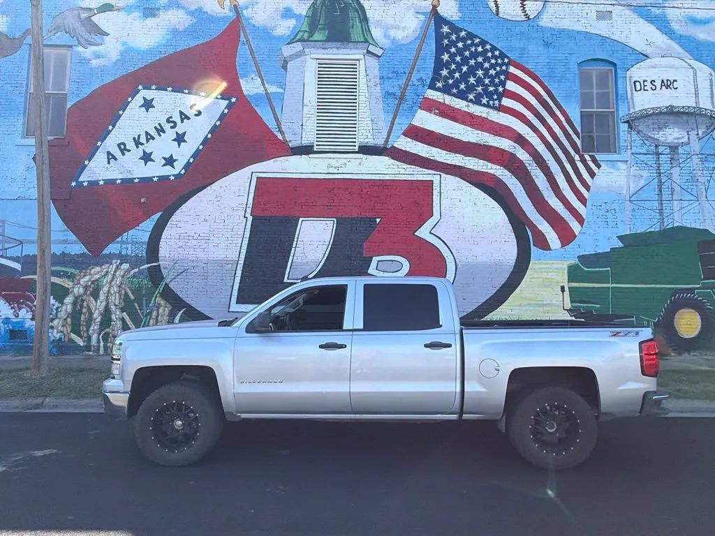 Chevrolet Silverado photo 15