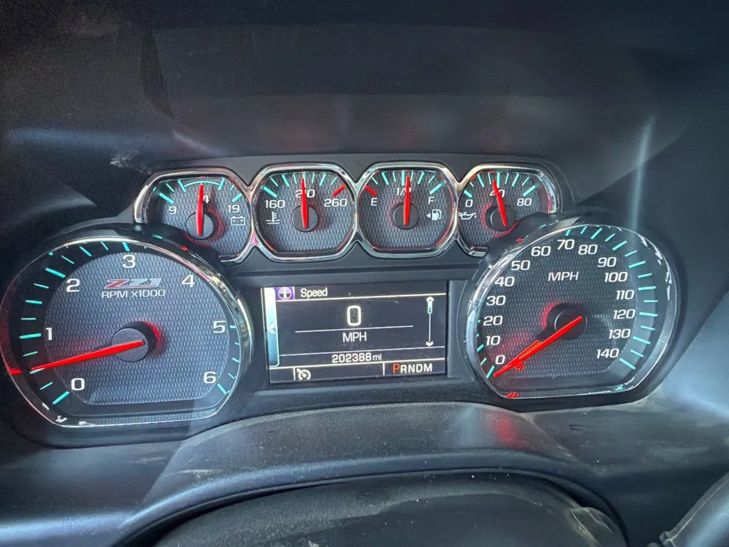 Chevrolet Silverado photo 16