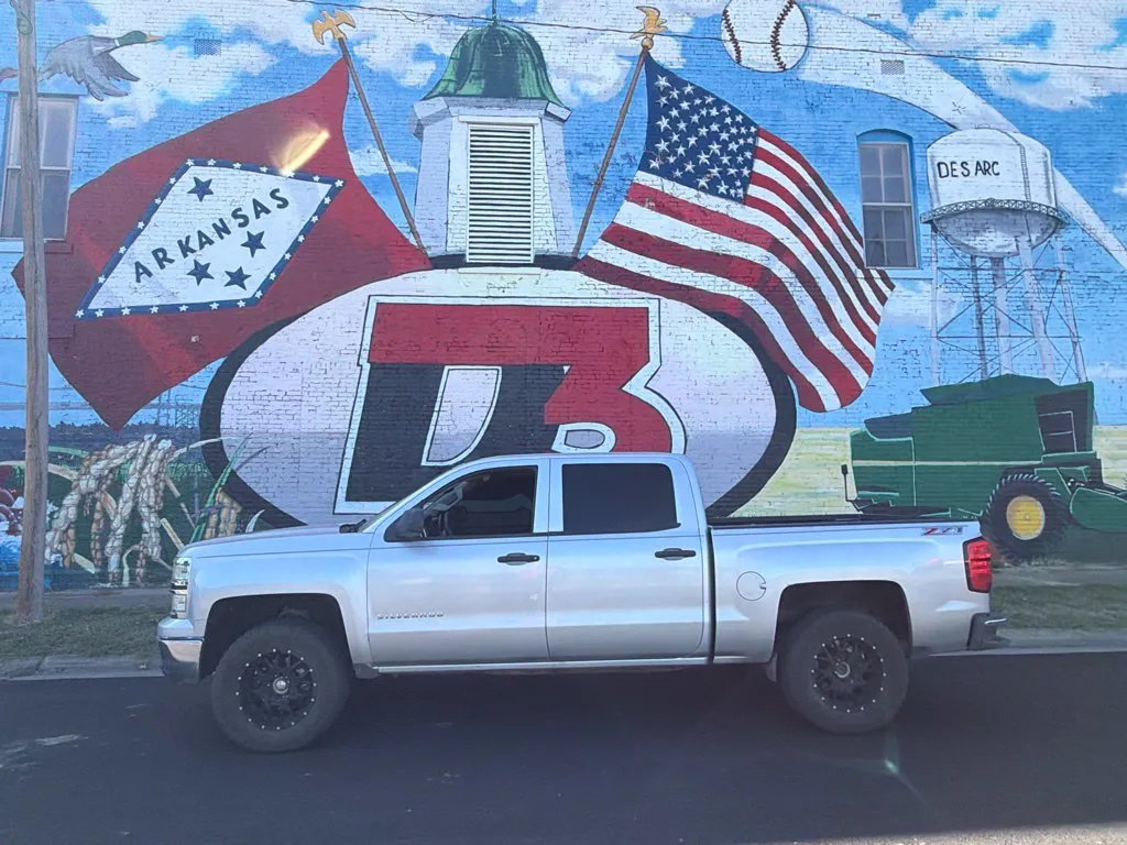Chevrolet Silverado photo 11