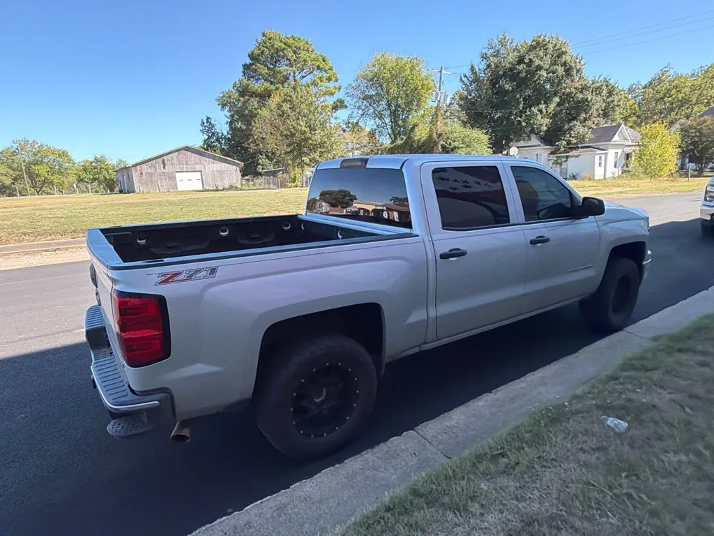Chevrolet Silverado photo 7