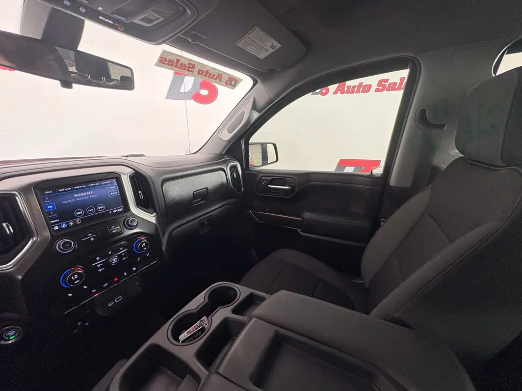 Chevrolet Silverado photo 27