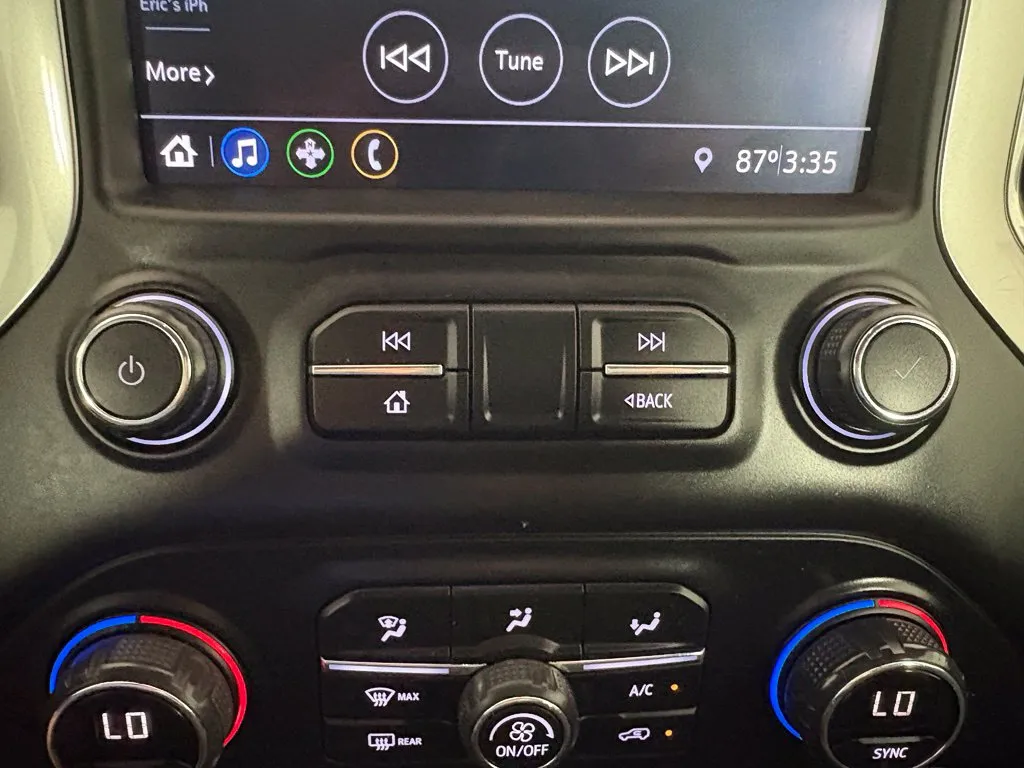 Chevrolet Silverado photo 24