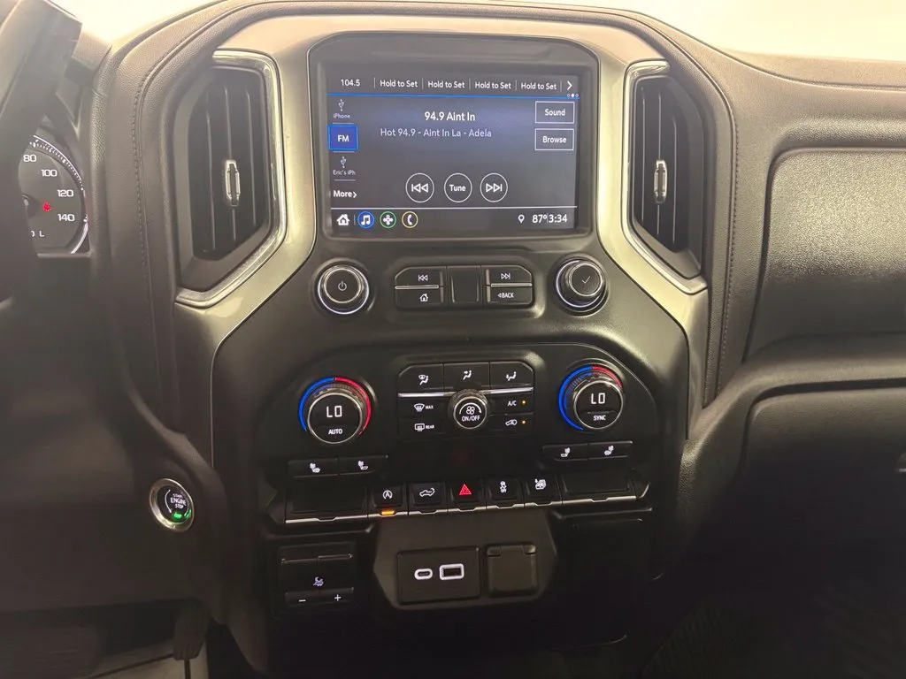 Chevrolet Silverado photo 22