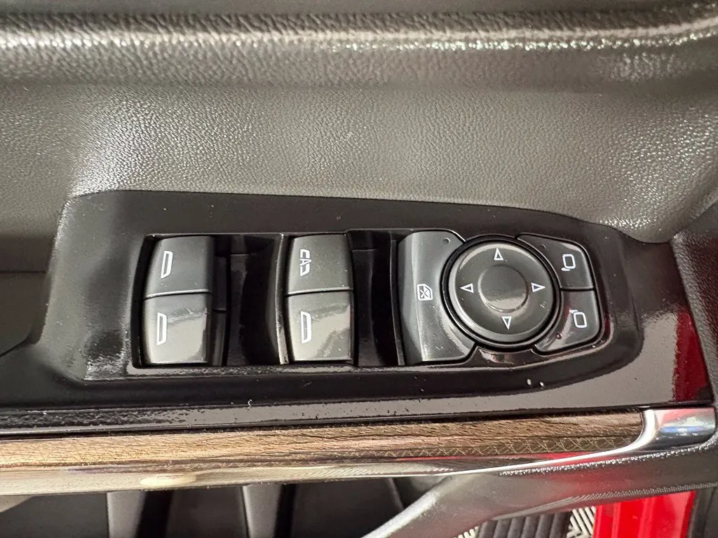 Chevrolet Silverado photo 14