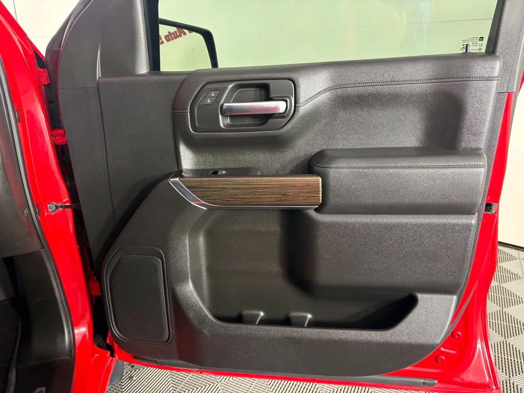 Chevrolet Silverado photo 33