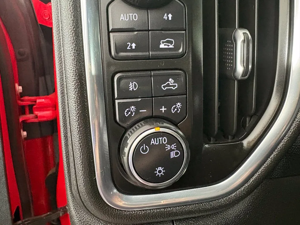 Chevrolet Silverado photo 16