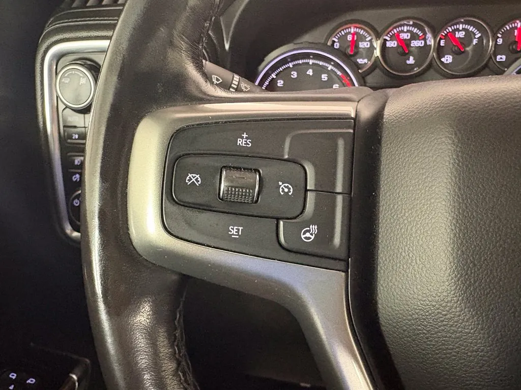 Chevrolet Silverado photo 18