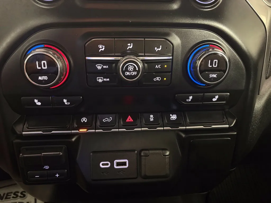 Chevrolet Silverado photo 25