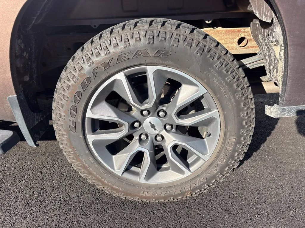 Chevrolet Silverado photo 20