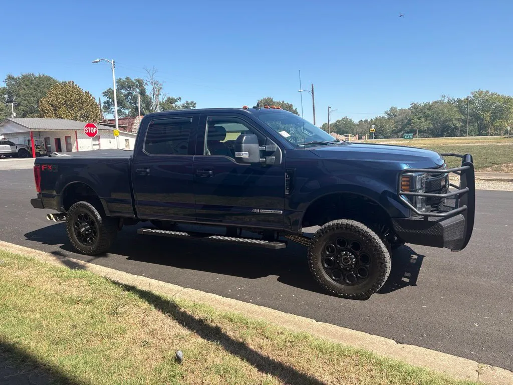 Ford F-250SD photo 9