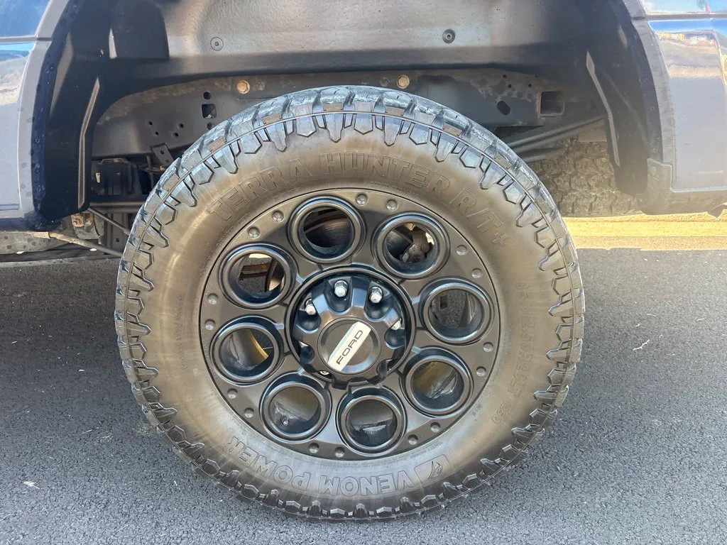 Ford F-250SD photo 24