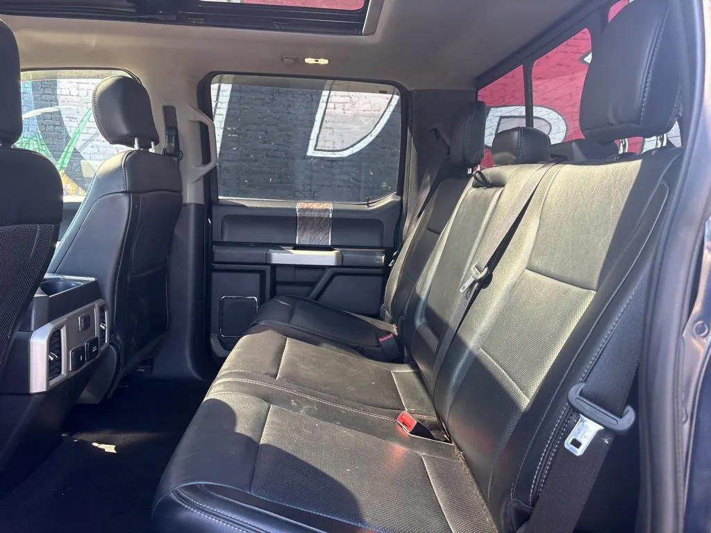 Ford F-250SD photo 23