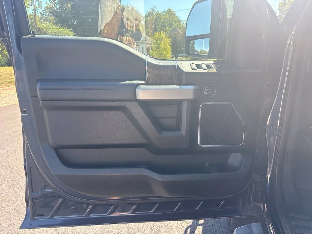 Ford F-250SD photo 12