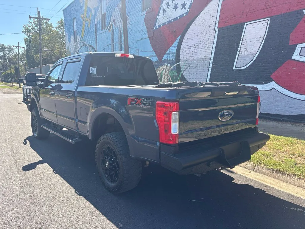 Ford F-250SD photo 5