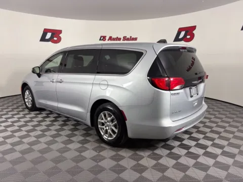 More photos of 2023 Chrysler Voyager LX at D3 Auto Sales - Des Arc, AR, AR