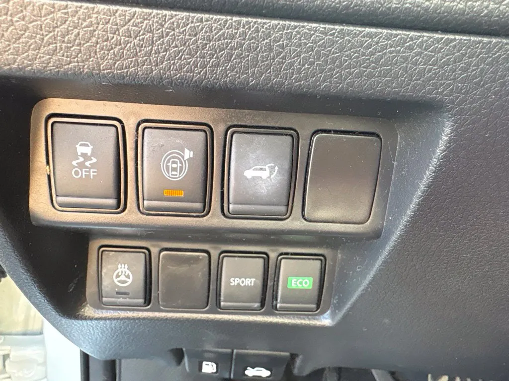 Nissan Rogue photo 15