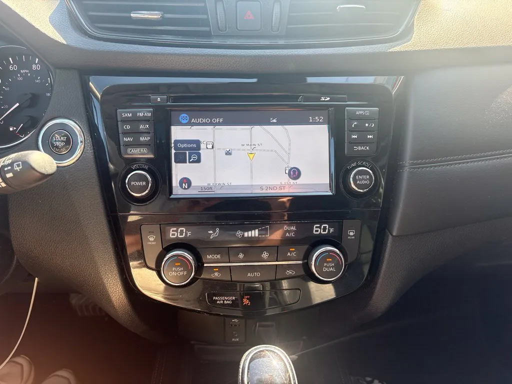 Nissan Rogue photo 19