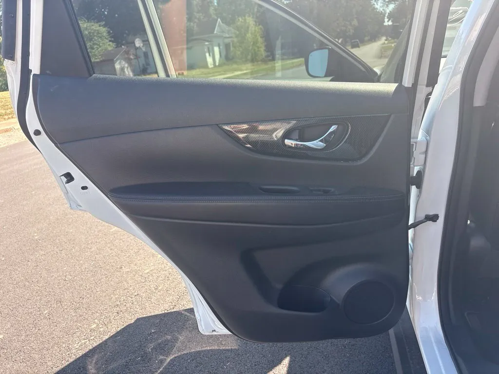 Nissan Rogue photo 23