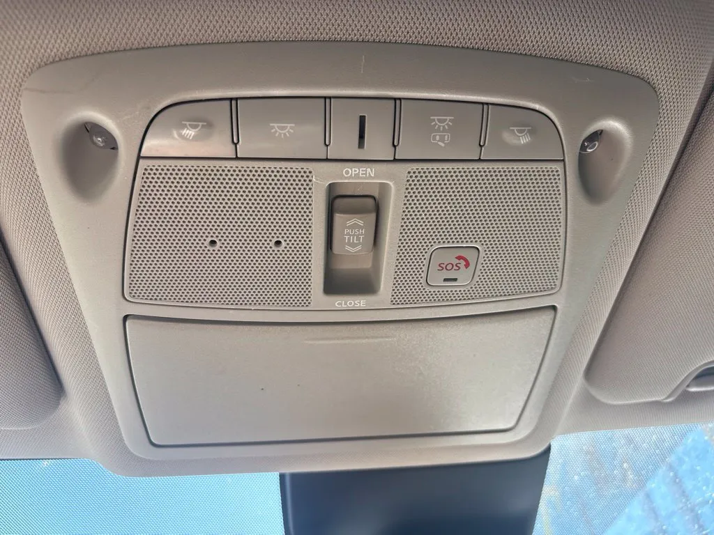 Nissan Rogue photo 21