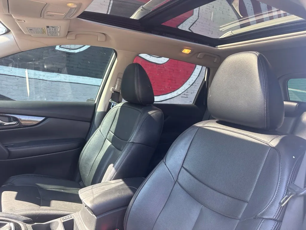 Nissan Rogue photo 14